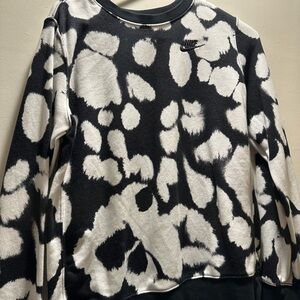 Nike  Black and White Sweatershirt
